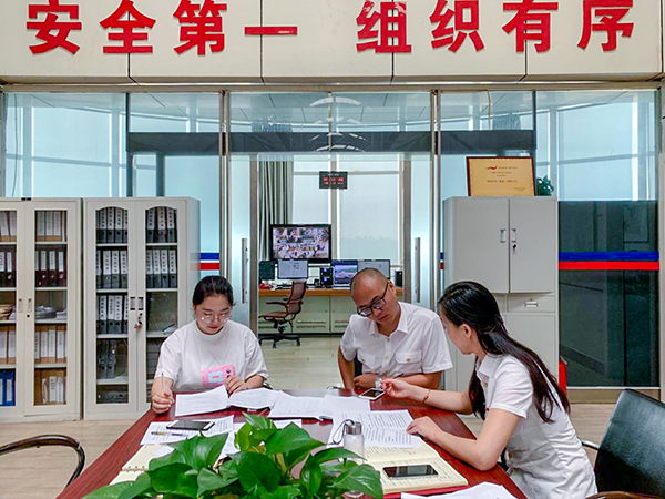6月20日，運行指揮中心協(xié)同各保障單位組織開展了2019年大面積航班延誤應急處置演練。.png